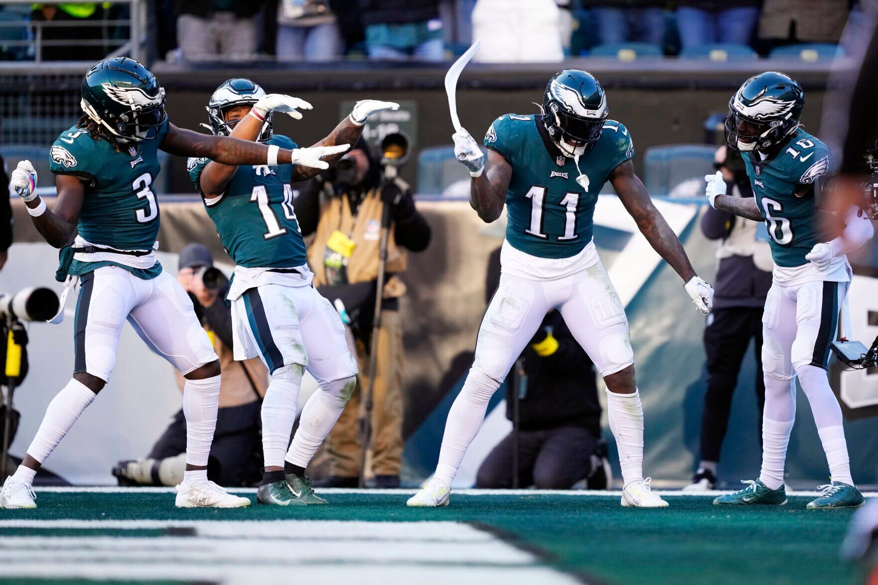 APTOPIX Titans Eagles Football